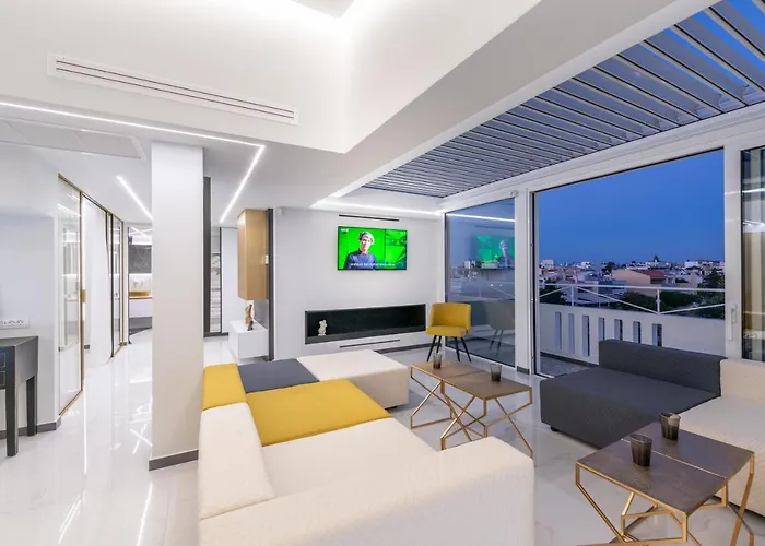 H Experience Spectacular Rooftop Loft