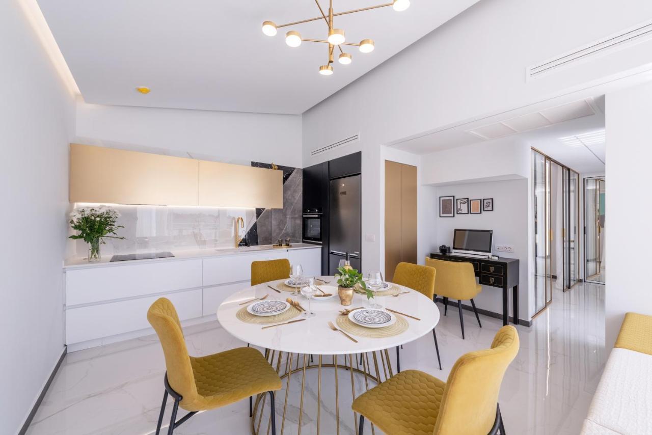 Apartment H Experience Spectacular Rooftop Loft *