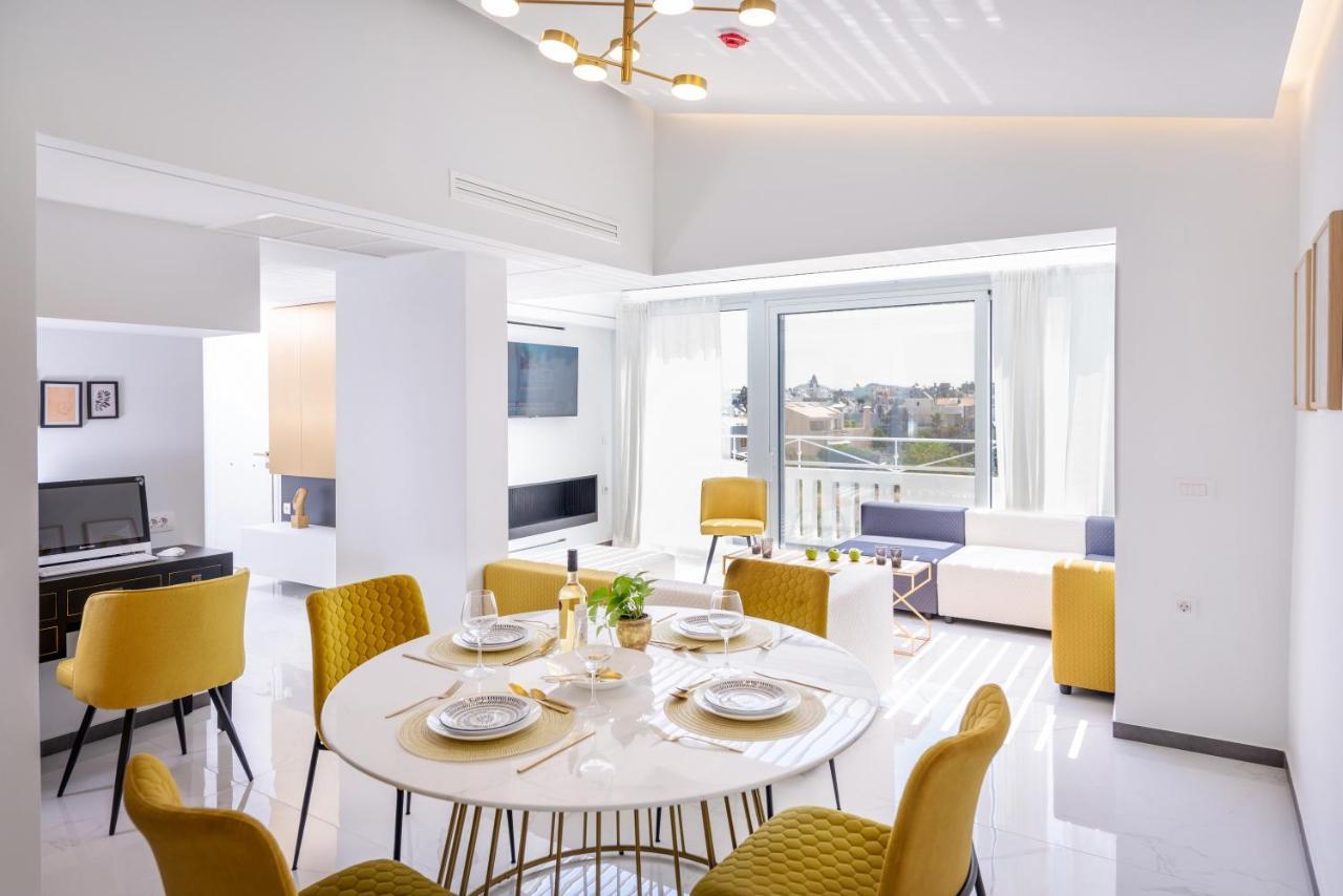 Apartment H Experience Spectacular Rooftop Loft