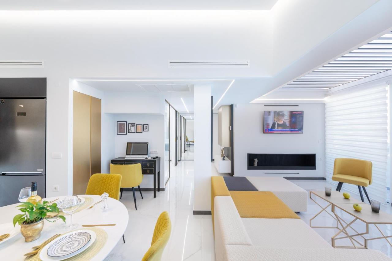 H Experience Spectacular Rooftop Loft